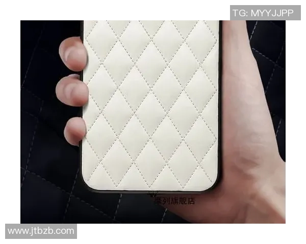 创意手绘足球明星手机壳设计让你的手机与众不同尽显个性魅力